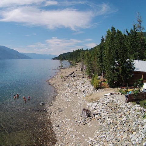 Waterfront Log Cabin- location, location, location