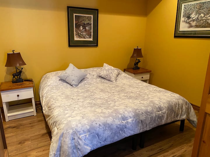 Veľká manželská posteľ s tempurpedickým matracom 