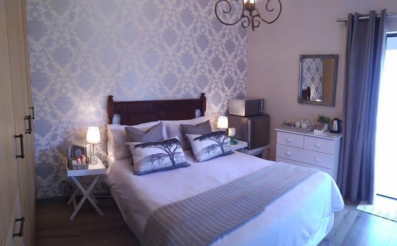 The Marula Room, Secure luxury, Near OR Tambo Int.
