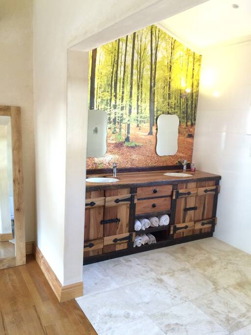 Main ensuite
