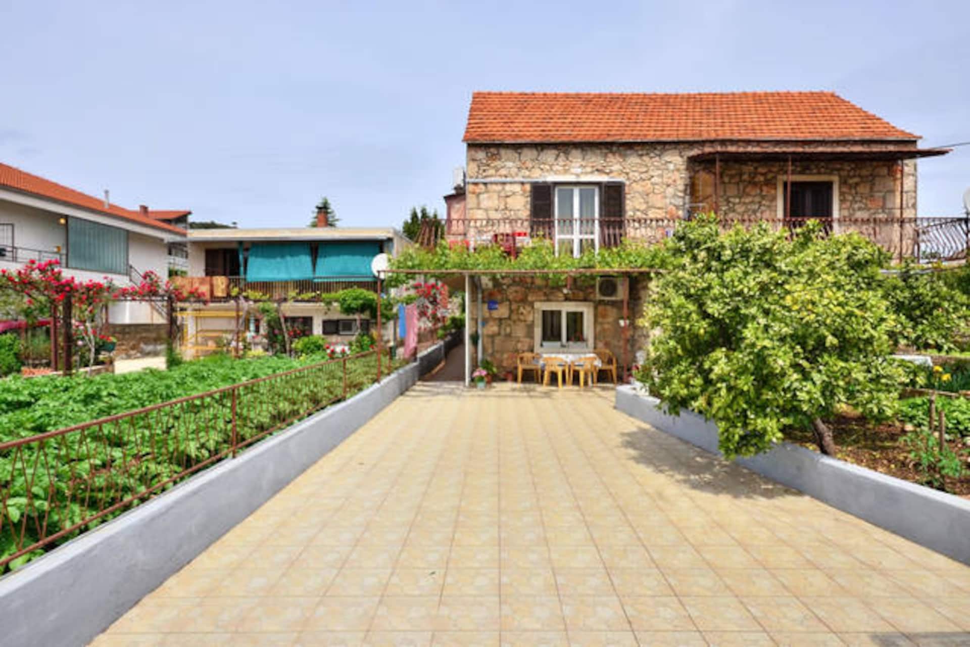 Studio apartment in town center