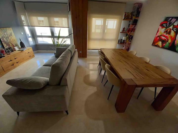 Lovely apartment in the city center (with parking)