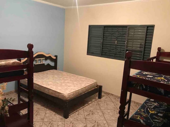 غرفة النوم 2