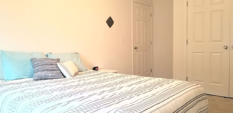 Private Bedroom, between Baltimore and Philly.