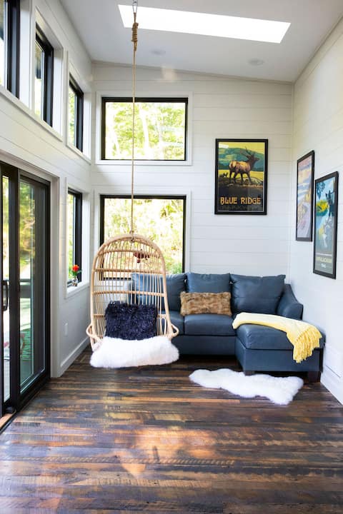 Top performing Airbnb: Modern Mtn Home - Hot Tub + Firepit + Luxury2 in Fairview