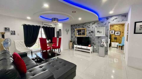 Luxurious 2-BR serviced Apartment in Kandi Palace