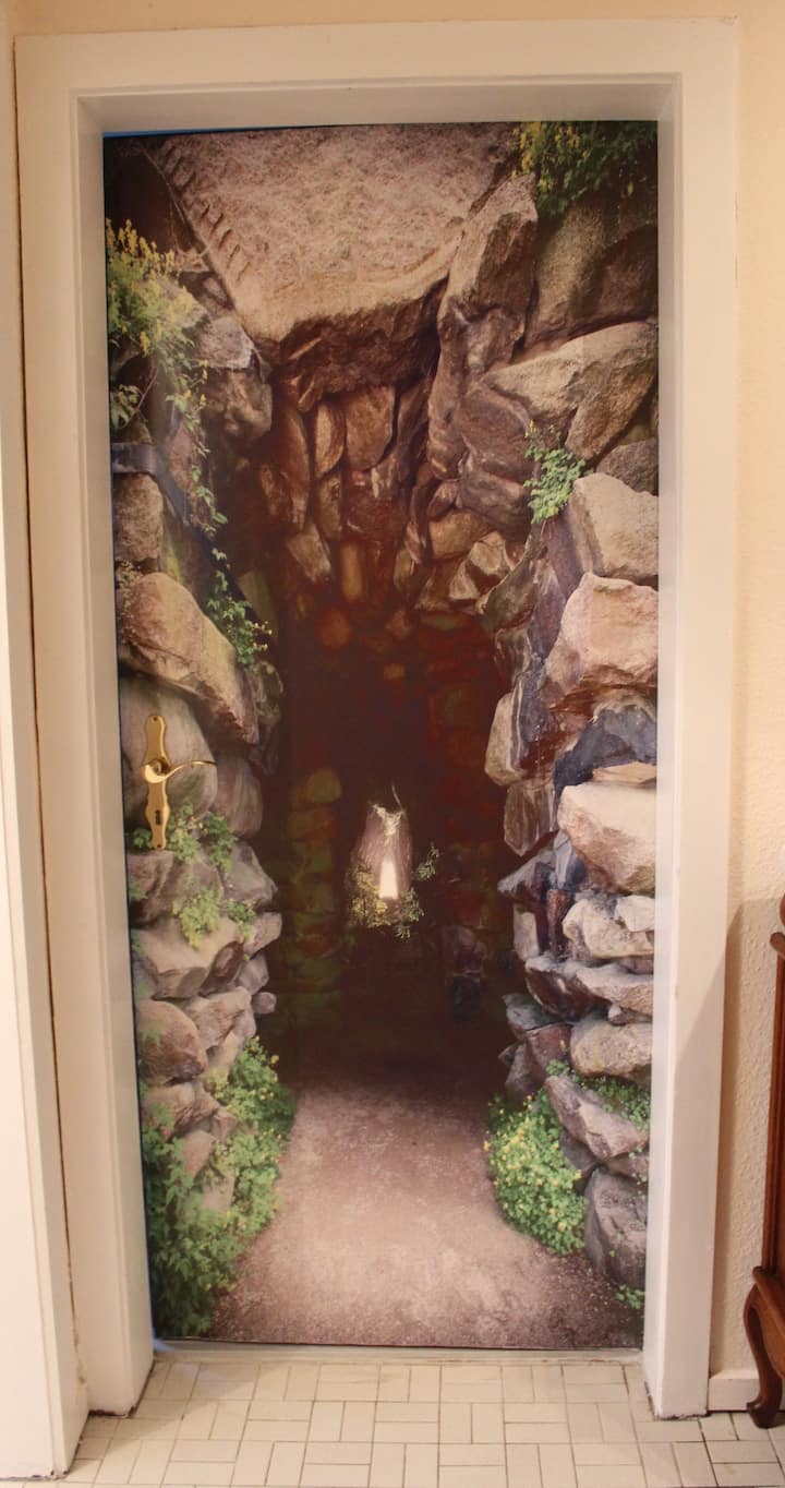 Შესასვლელი ოთახი 2 მეკობრეების გამოქვაბული