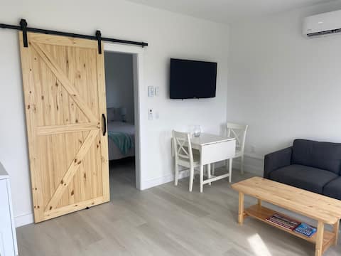 Successful Airbnb property: Sunset Hill Apartment in Inverness, Subd. B