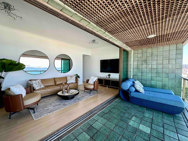 Have it all! Luxury & a view at Tiffany’s! gallery image 3