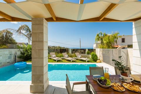 Athena Villa, Family Paradise with Heated Pool