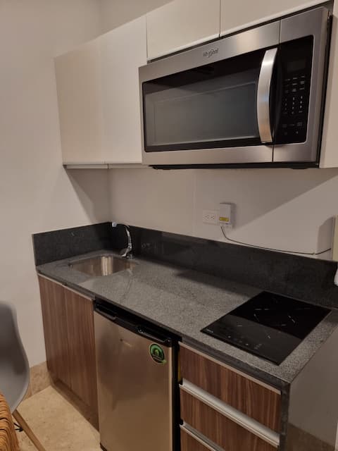 Top Airbnb: Lovely 1-bedroom condo with pool and jacuzzi in Tulum