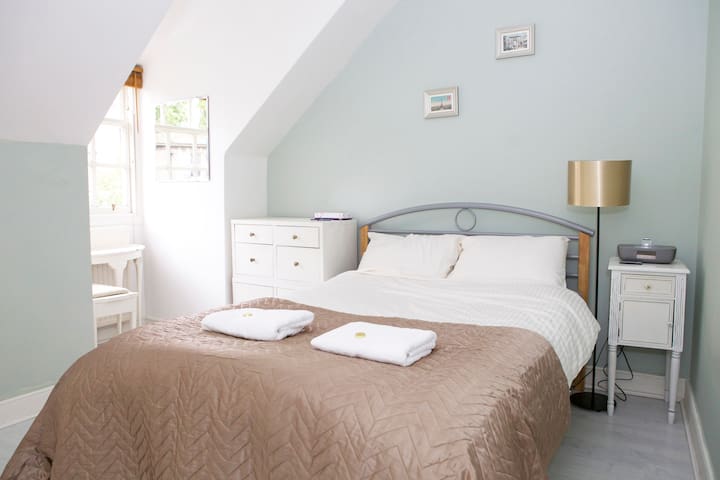 Cozy double room in the heart of Edinburgh