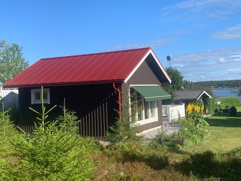 Airy one-bedroom apartment with AC and beautiful sea views