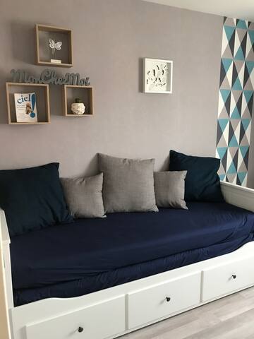 Blue room, 25min from Strasbourg by car.