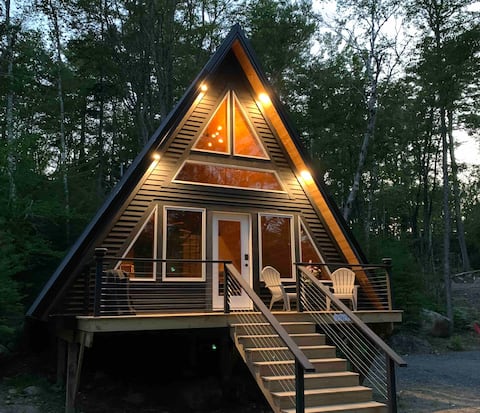 Quiet & relaxing A-Frame in woods of Maine “Birch”