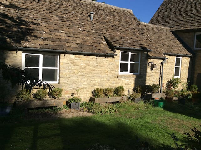 Idyllic flat on a working farm in the Cotswolds