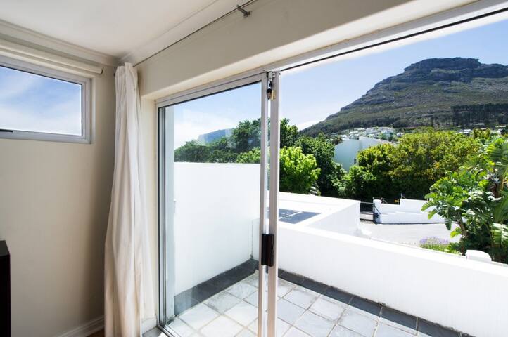 La Bianca Hout Bay gallery image 3