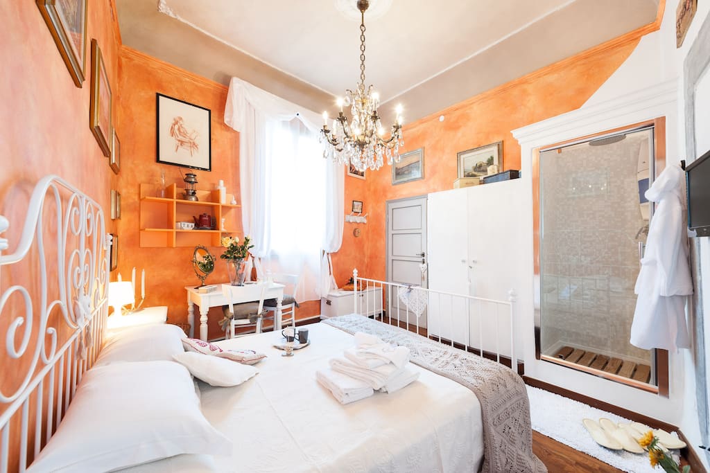 lovely orange room