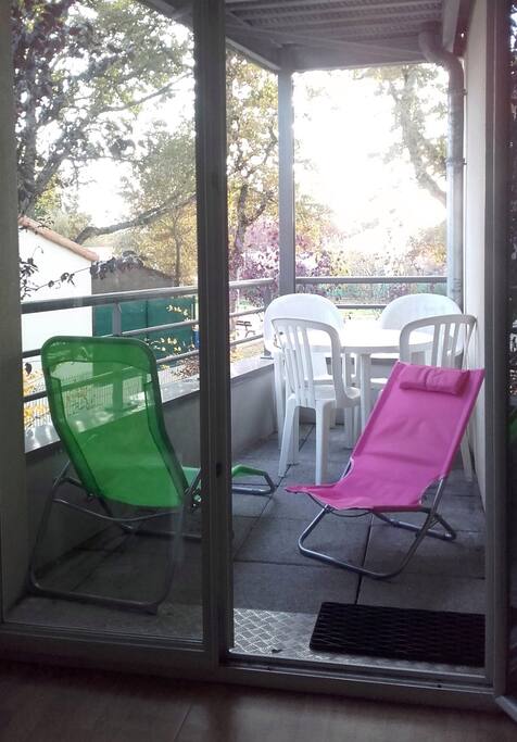 Balcon vu de l'appartement
(pour les fumeurs et les non-fumeurs aussi, hein !)