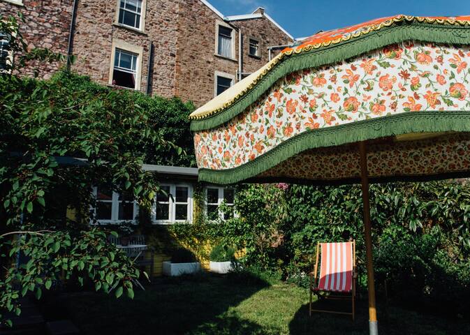 shed and breakfast - hideaway cabin in Bristol, - Huts for