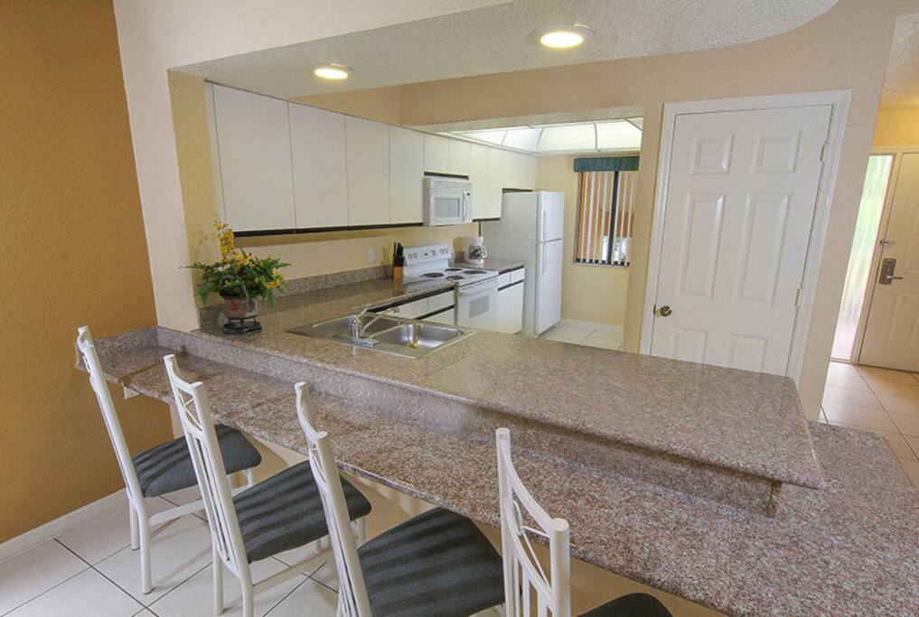 Full kitchen