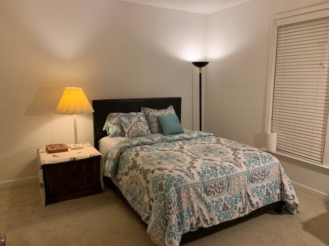 Smartlock self check in/out, private room/bathroom