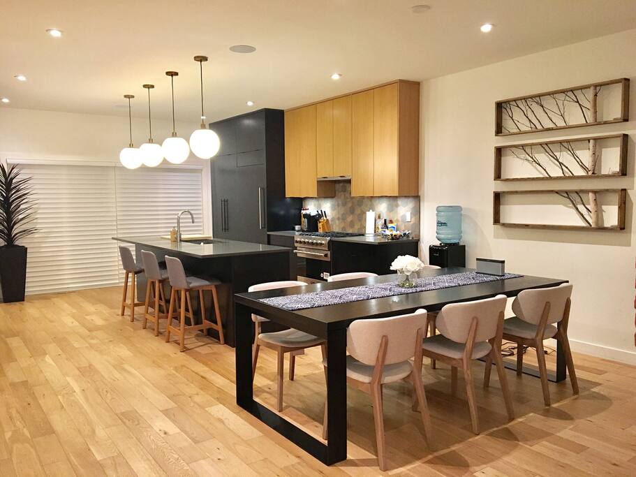 Shared Kitchen & Dining Room (Dishes & Cooking Utensils Included)