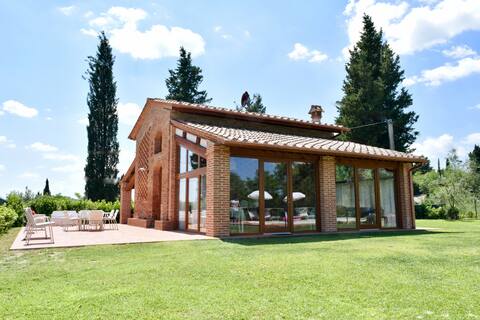 Lovely house in a scenic and paiceful location