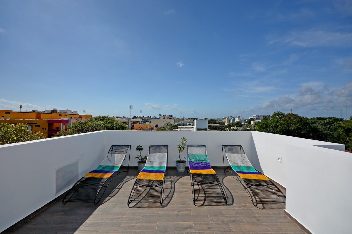 Successful Airbnb property: Elephant Suite/ 8 min f/ beach and 3 min 5th Av in Tohoku