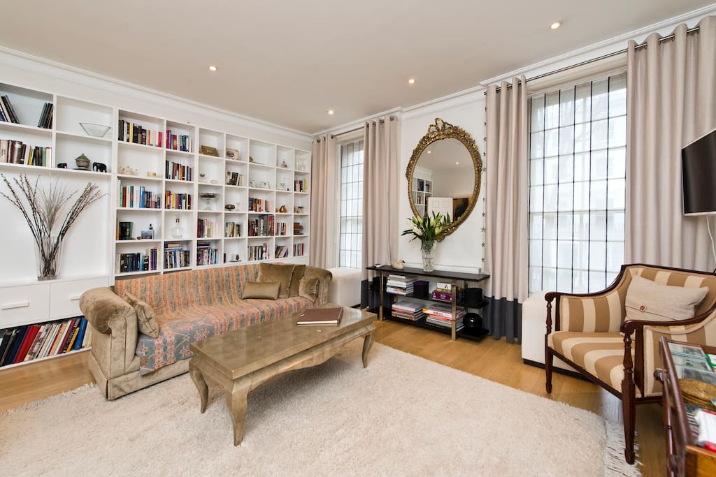 Stylish Spacious Drawing room