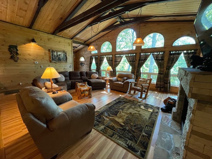 Games Galore! + Theater Rm, 2 Pools, & Fishingpond - Tennessee