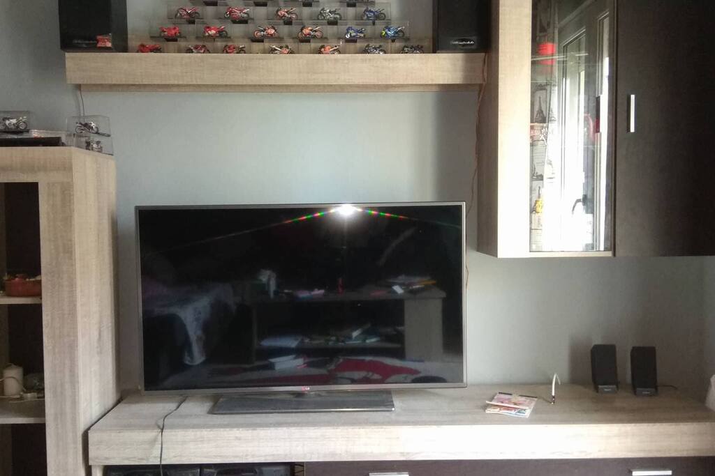 Σαλόνι TV- Living room TV