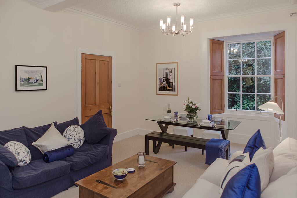 Spacious sitting room