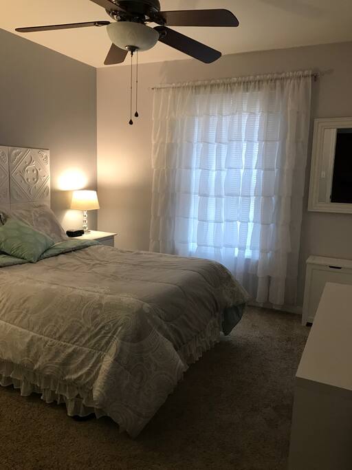 Bedroom, accommodates 2 guests