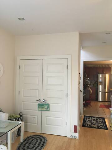 4 bedroom house in trendy SOCO. Great for SXSW! gallery image 5