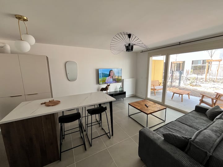 Refuge En Ville - Appart Cosy Avec Garage - Menthon-Saint-Bernard