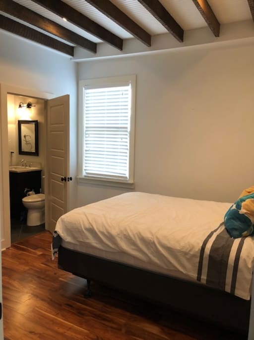 Queen size bed with full bath