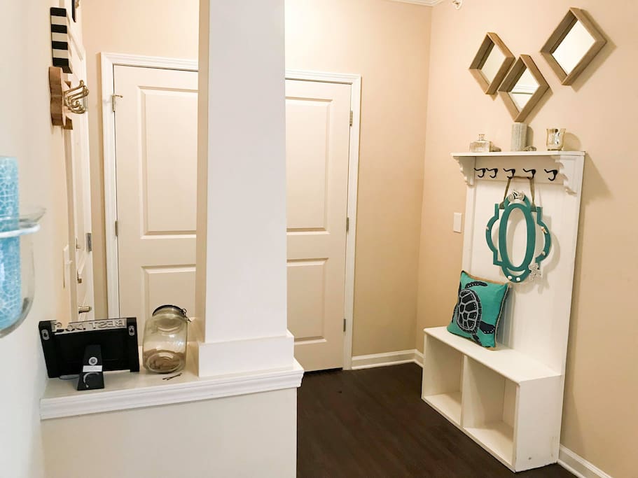 Entry "Mudroom"