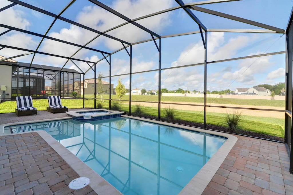 You and your family can make hundreds of happy memories on vacation when you spend time having fun in this crystal clear pool and bubbling spa, or just soaking up the sun on the cushioned deck loungers.