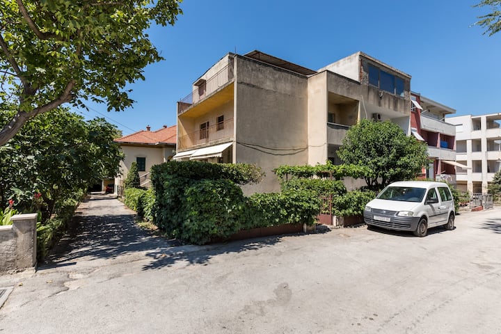 Apt w/Patio near Marjan park-forest