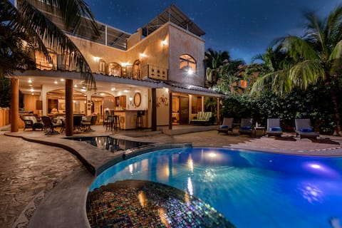 VILLA LA VIDA LOCA * PRIVATE LUX *  LARGE POOL