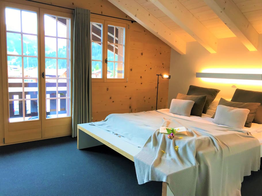 Master Bedroom (King-Size Bed 180x200cm) with balcony & shower/W.C. faces to mountains