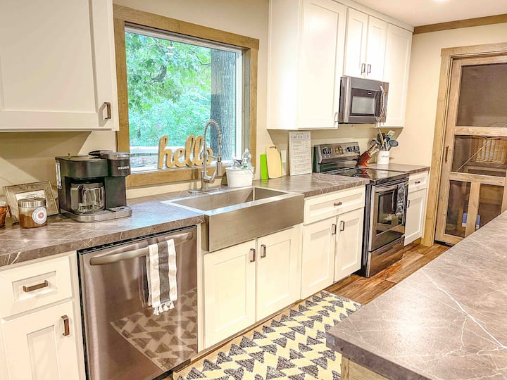 Rabbittail Retreat, Lake Ouachita, Kayaks, Bikes Houses for Rent in