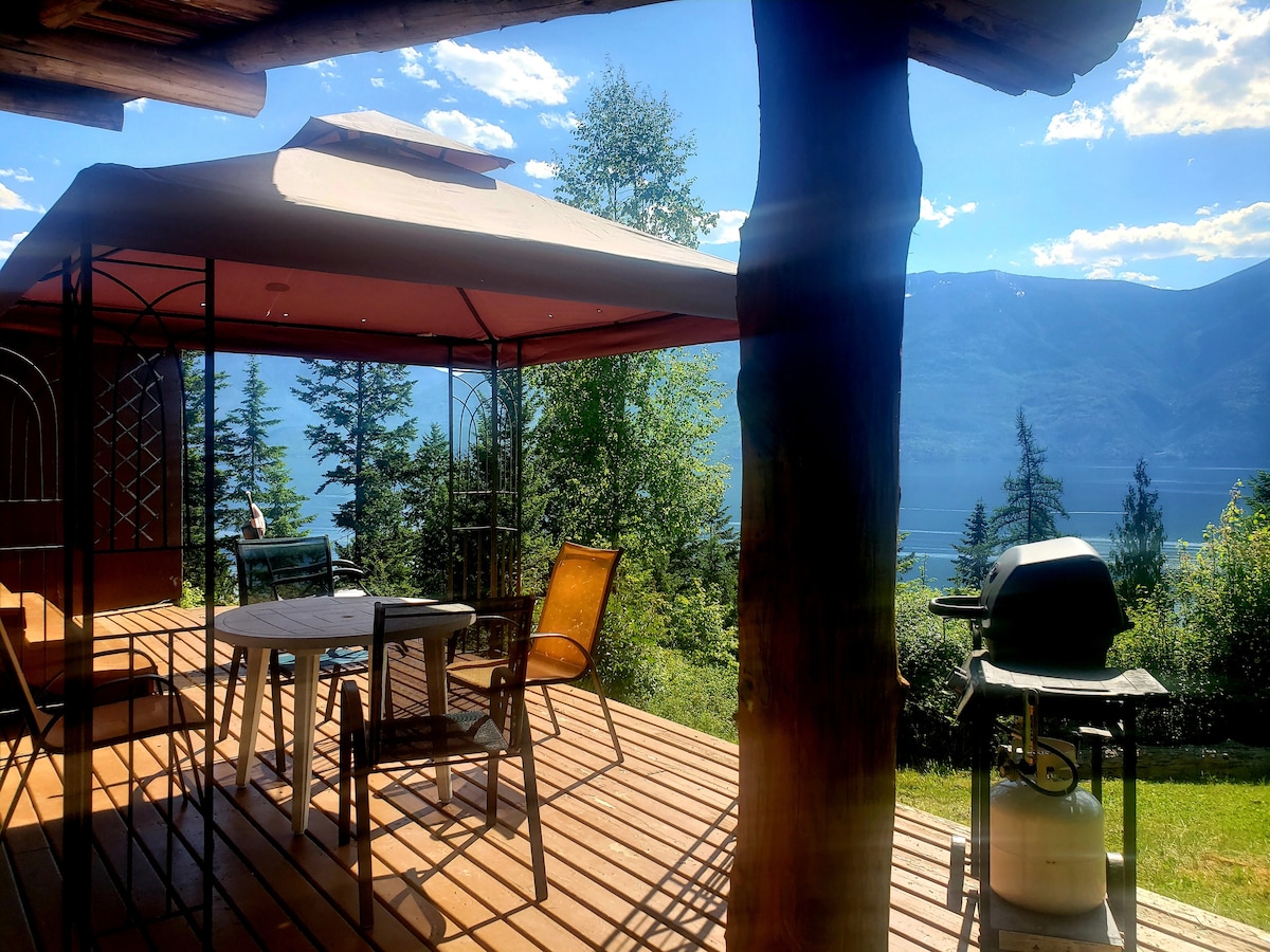 Lakeview, lake access,trails, canoe and firepit Cabins for Rent in