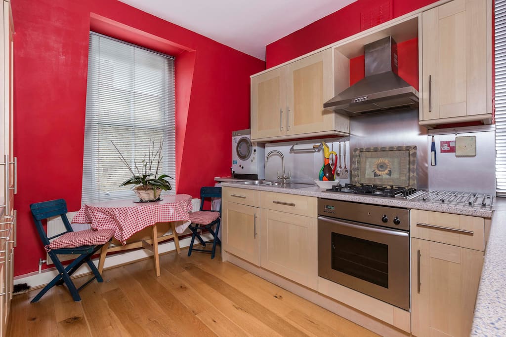 Space to cook & eat!!