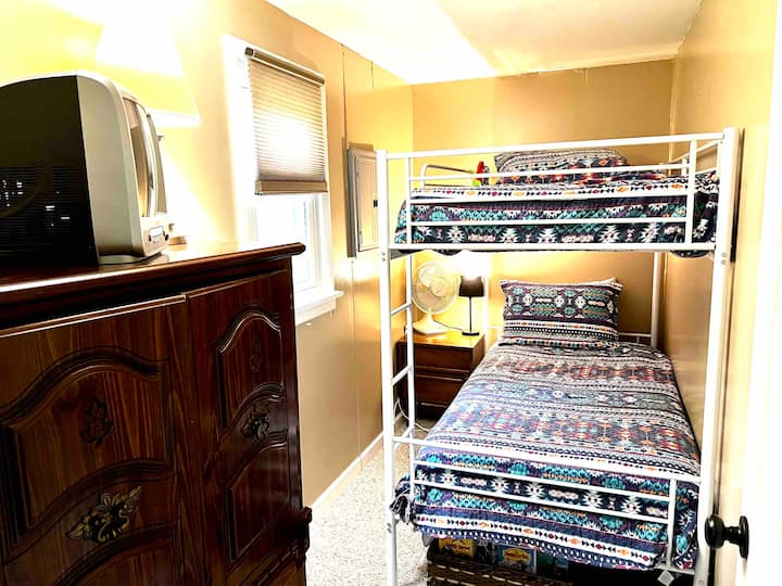 Bedroom 3: Twin Bunk Bed, Sleeps 2
