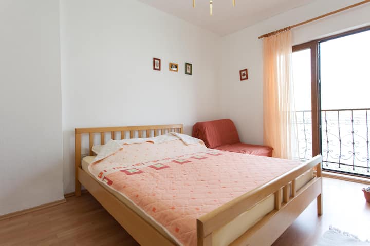 % {smart, útulná dvojposteľová izba č. 203