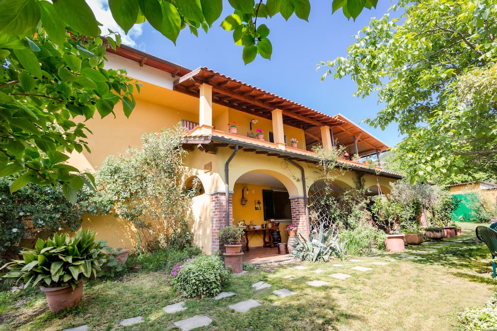 Esterni villa toscana