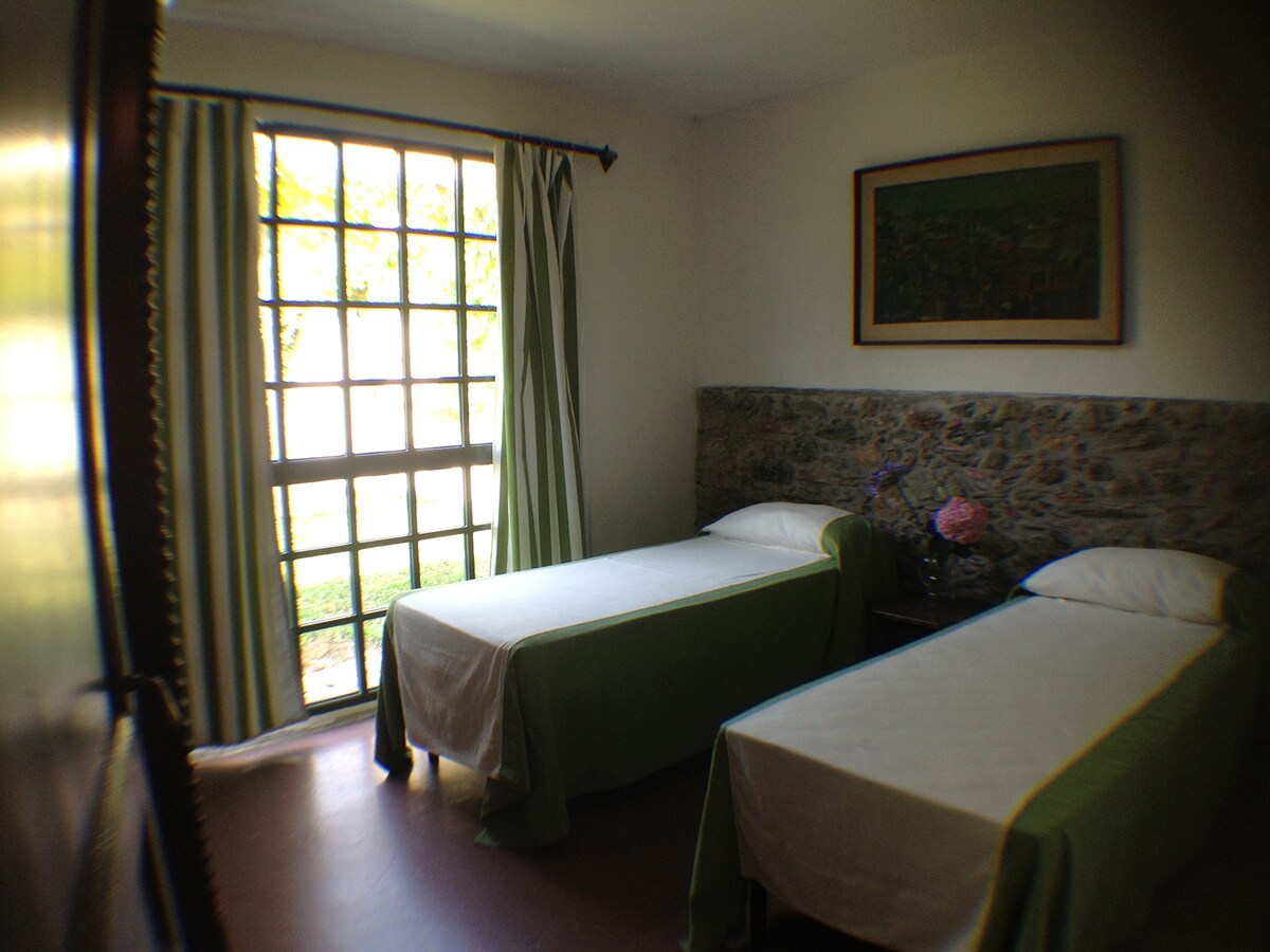 twin bedroom - ground floor