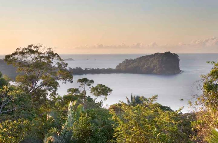 Beach House with Great Ocean View!